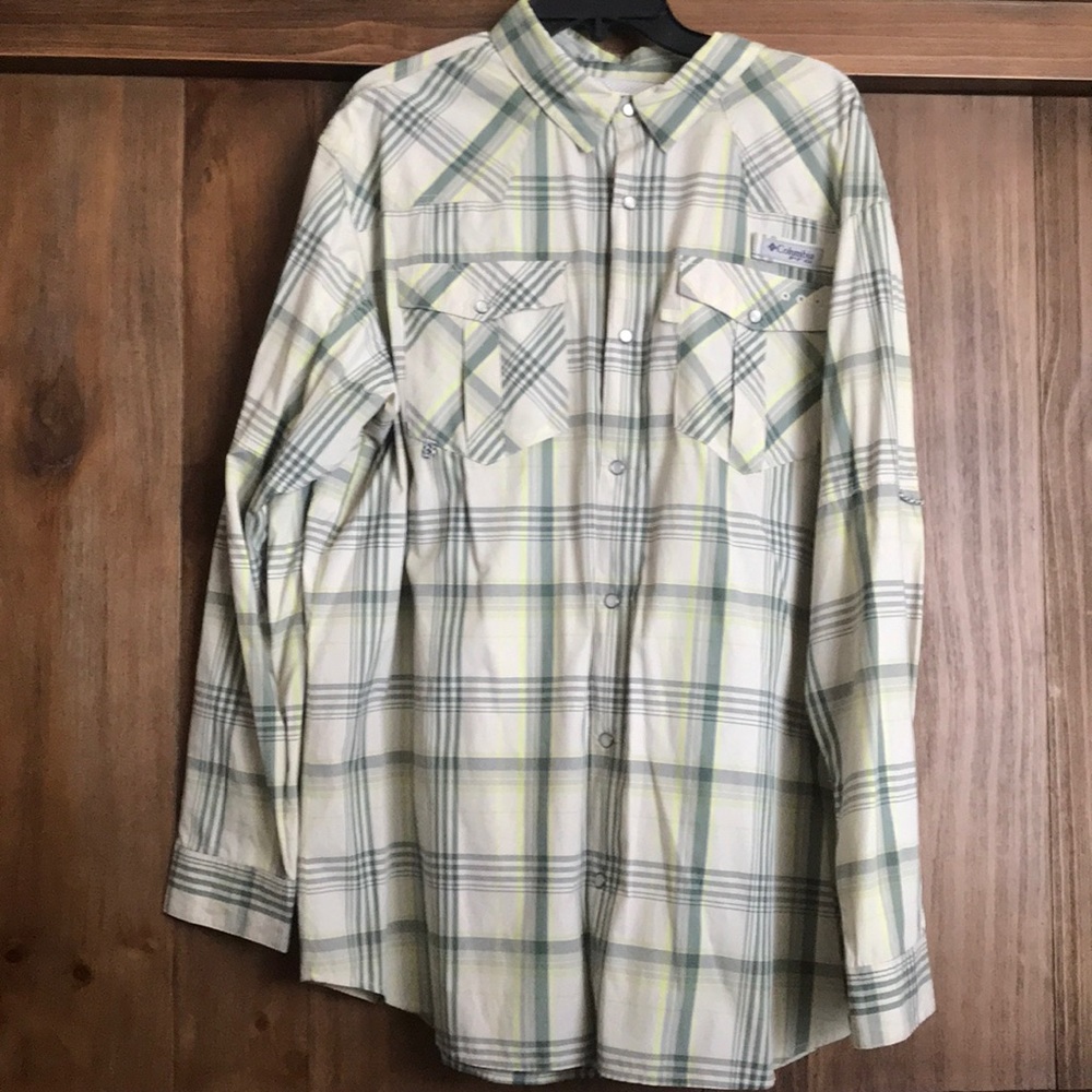 Columbia button up fishing shirt